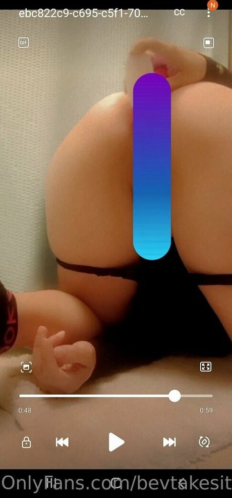 スキニーモデルオンリーファンズ ホットヌード 写真