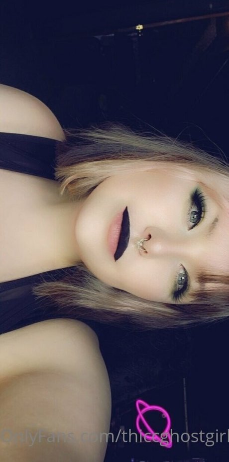 thiccghostgirl 独占スター 画像