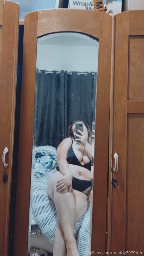 アナル乱交オンリーファンズ 無料裸 写真