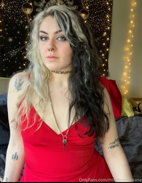 mistressdamiana ヌードのポルノスター 写真