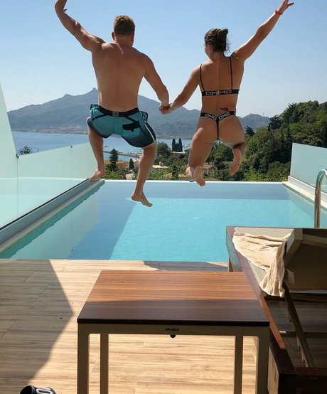 巨乳カップルオンリーファンズ 可愛い 写真