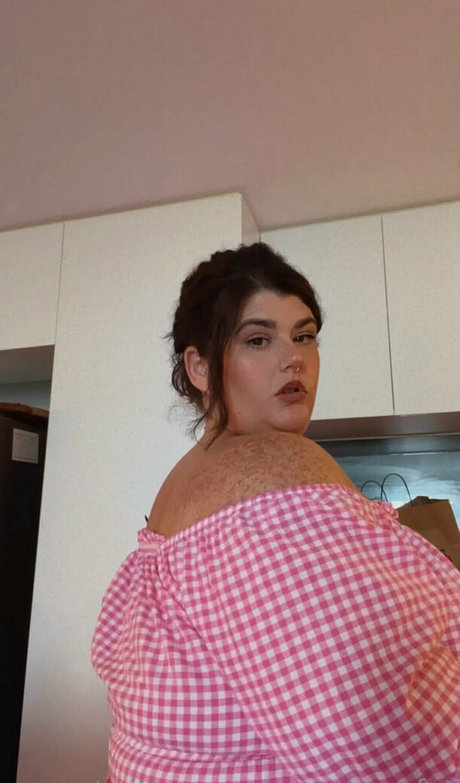 POVオンリーファン 無料セクシー 画像