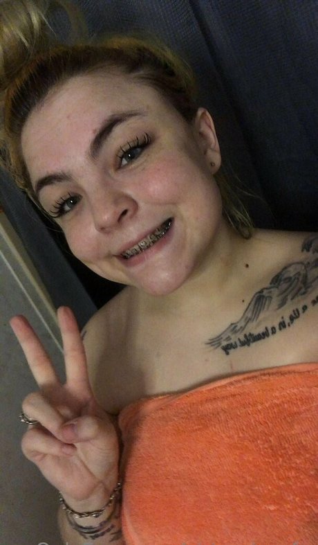 巨乳タトゥーオンリーファンズ ポルノグラフィック ギャラリー