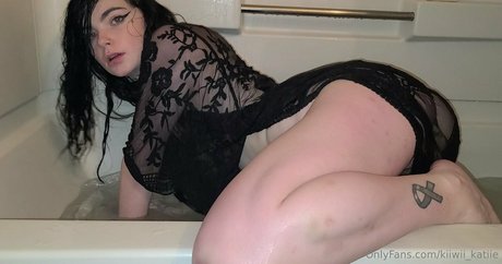 kiiwii katiie ポルノスター セックス 画像