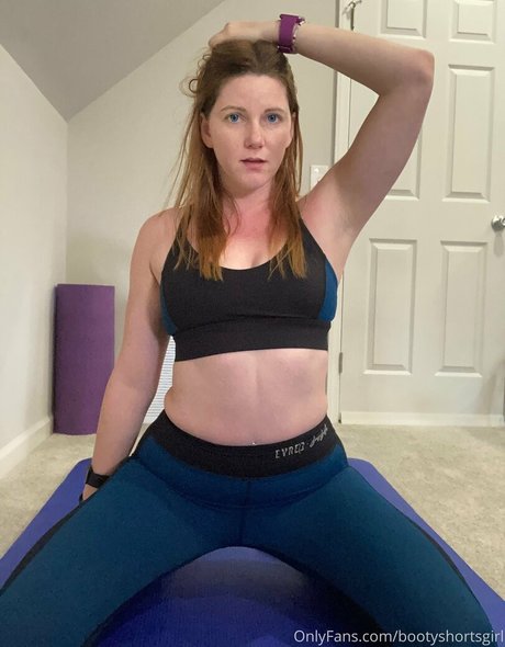bootyshortsgirl ポルノスター エロティック ギャラリー
