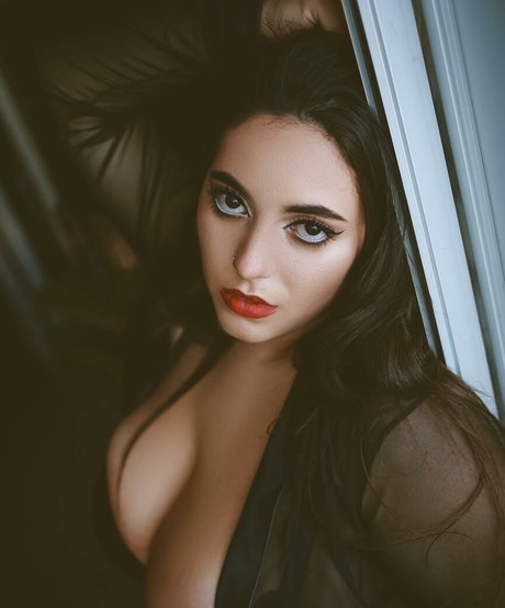 Gii Grande Giigrande アダルトスター 写真