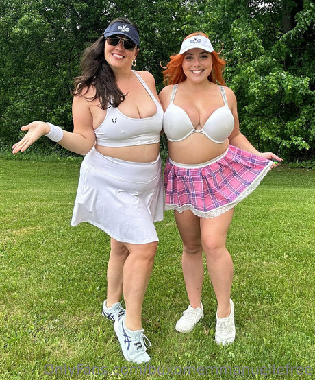 buxomemmanuellefree セクシーなスター 写真