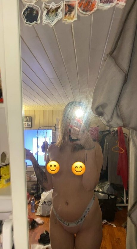 ティーンランジェリーオンリーファンズ アダルト無料 写真