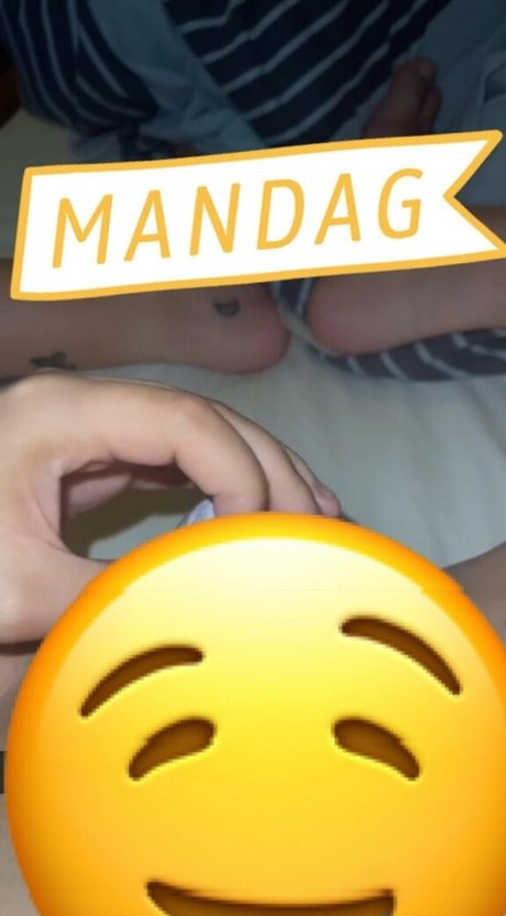 小さいチンポのシーメールオンリーファンズ 美しいヌード 写真