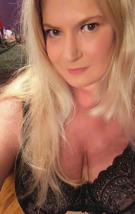 uniquilyyours セクシーなスター 画像