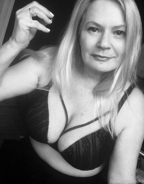 uniquilyyours 無料女優 画像