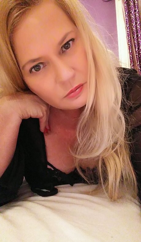 uniquilyyours ポルノ女優 画像