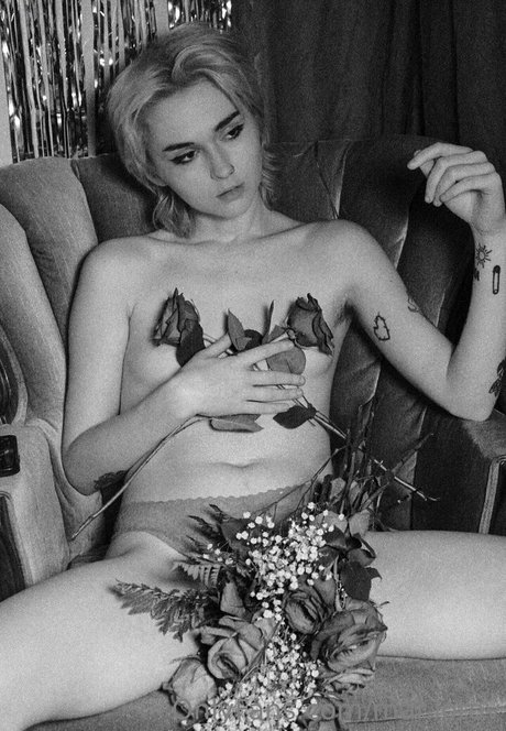 mar lotov HDポルノスター 写真