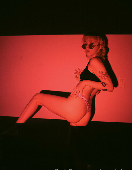 mar lotov 高品質モデル 画像