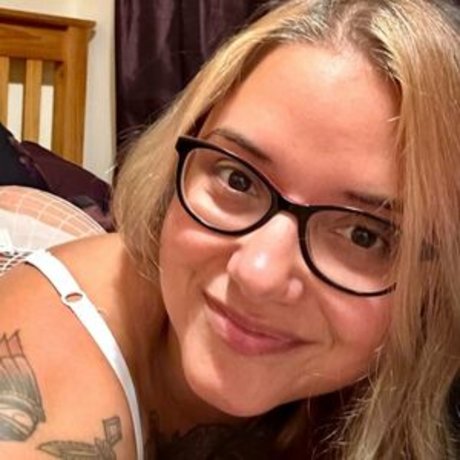 Whatsupfoxxy アダルトモデル 写真