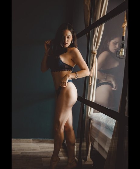 巨乳熟女オンリーファンズ 無料 画像