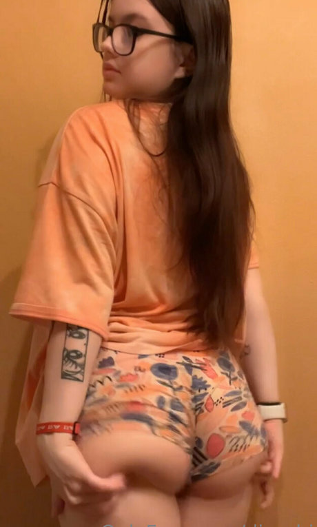 乳首オーガズム オンリーファンズ 無料ヌード ギャラリー