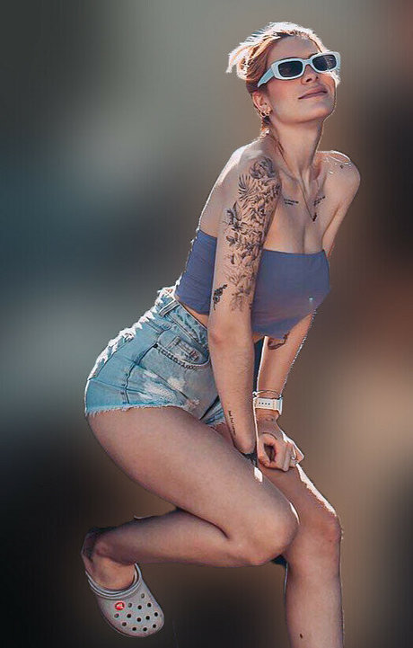 Carol Camargo アートスター ギャラリー