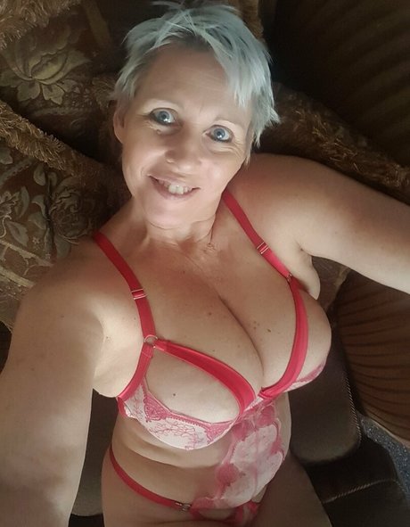 巨乳タトゥーオンリーファンズ トップ 写真