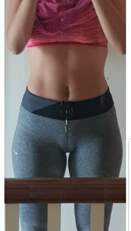 Clean With Me 独占女優 写真