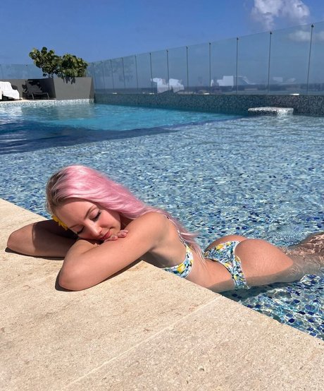 Jessu 美しいモデル 写真