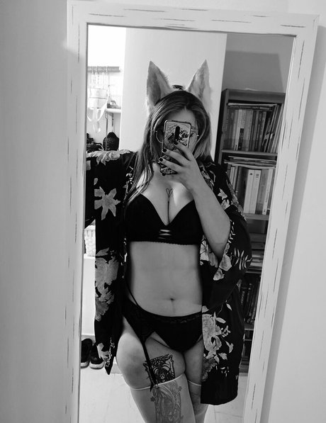 アジア人の従順なオンリーファンズ セクシー裸 画像