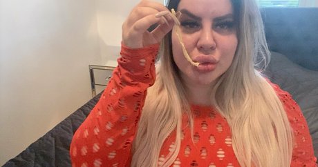 熟女の手コキオンリーファンズ HD 写真