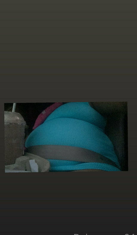 カーリーエボニーオンリーファンズ 美しい裸 写真