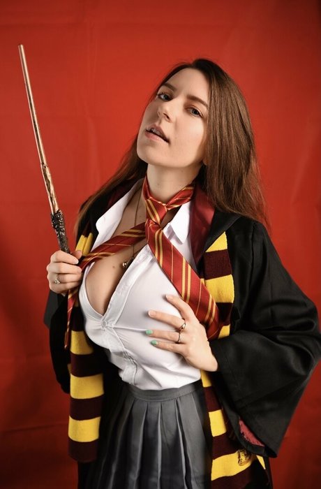 曲線美のランジェリーオンリーファンズ 無料セックス 写真