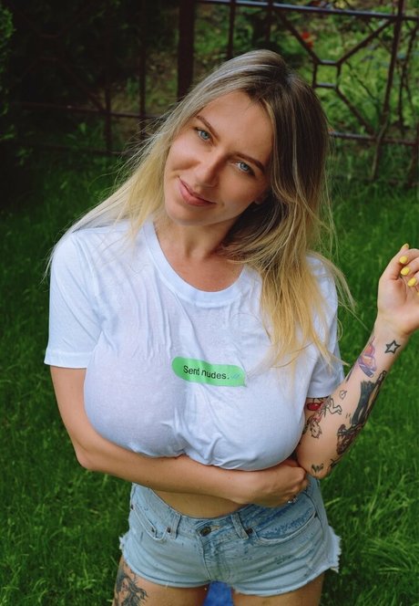 メコスジのオンリーファンズ 無料アダルト アーカイブ