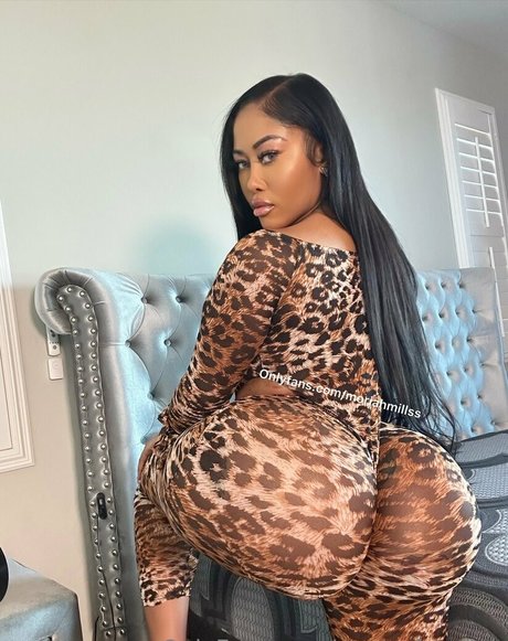 金髪のホットな妻オンリーファンズ ポルノ 画像