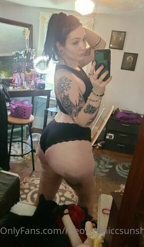 raeofgothiccsunshine エロティック女優 写真