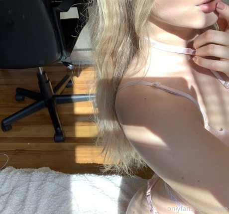 corinna 独占モデル アーカイブ