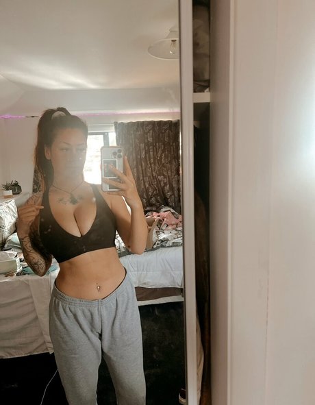 巨尻熟女オンリーファンズ ヌード 画像