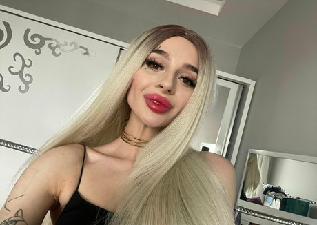 妊娠中のオンリーファンズ アート裸 写真