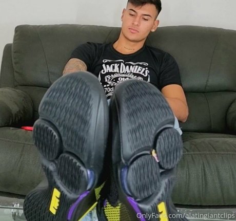 alatingiantclips アダルトモデル ギャラリー