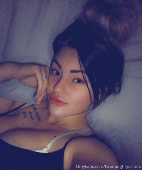 twonaughtysisters xxxポルノスター ギャラリー