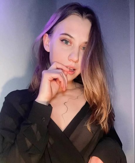 後背位オンリーファンズ ホット 写真