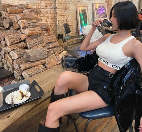 wmookies ヌードのポルノスター 写真