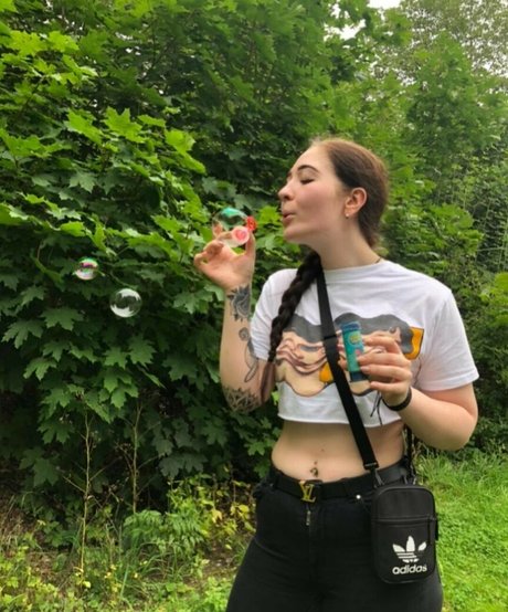 年配の熟女オンリーファンズ トップ 写真