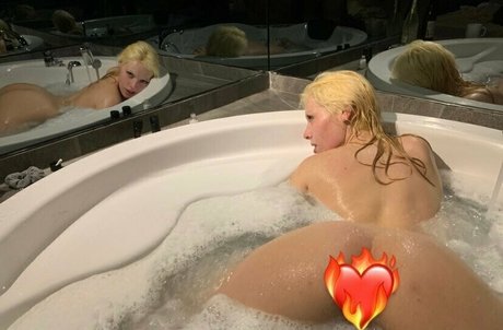 aslisah 裸のポルノスター 写真