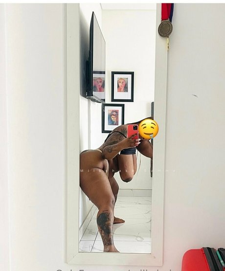 小柄な足オンリーファンズ えろた 写真