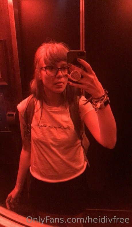 アニメガールズオンリーファン ホットセクシー 写真