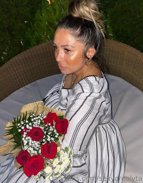 ニューハーフオンリーファン 無料アダルト 写真