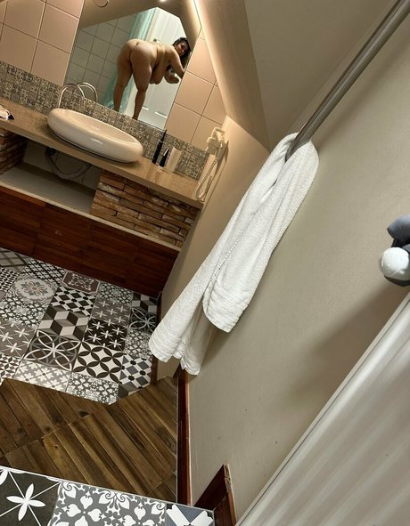 レズビアンマッサージオンリーファンズ ポルノ 画像