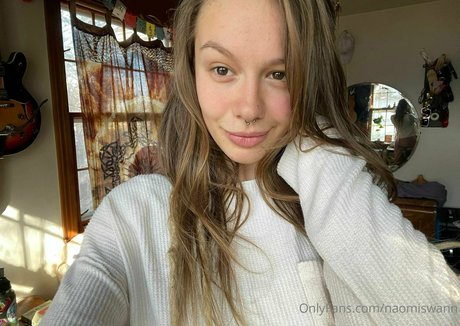 教室オンリーファン 無料裸 画像