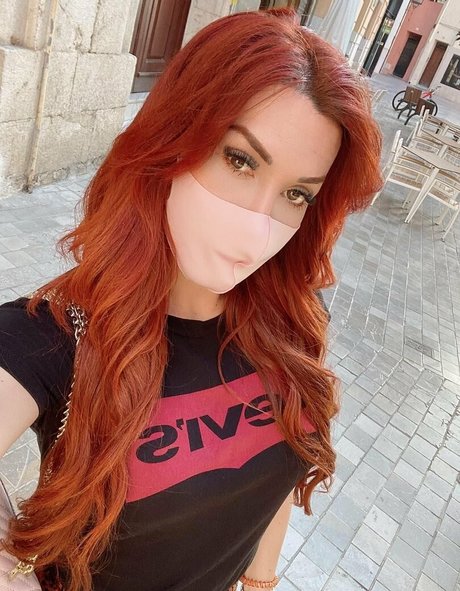 ブロンドのxxx オンリーファンズ ポルノ 写真