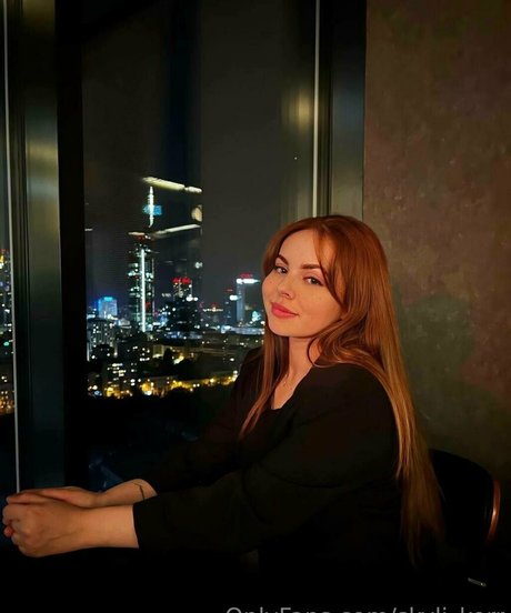 陸軍の熟女オンリーファンズ 無料ポルノ 写真