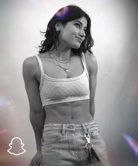 Sara Saffari セックスポルノスター 写真