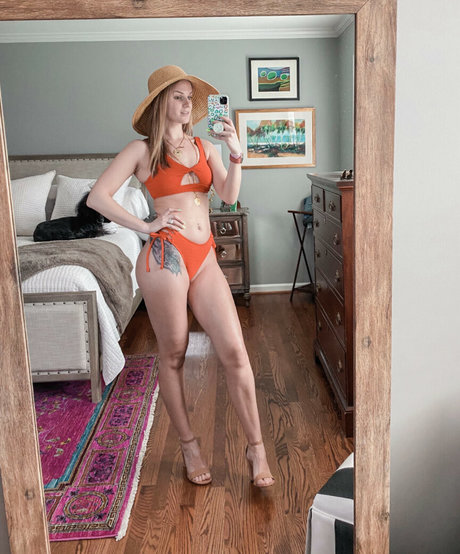 赤毛の痩せたオンリーファンズ 無料裸 写真